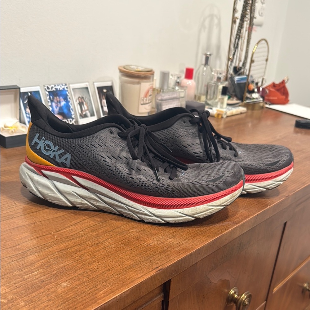 Hoka One One Clifton 8